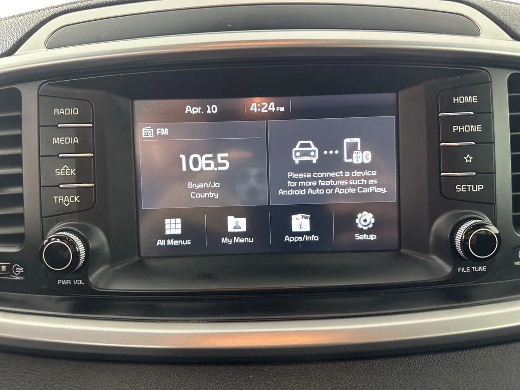 Used 2020 Snow White Pearl Kia LX image 6