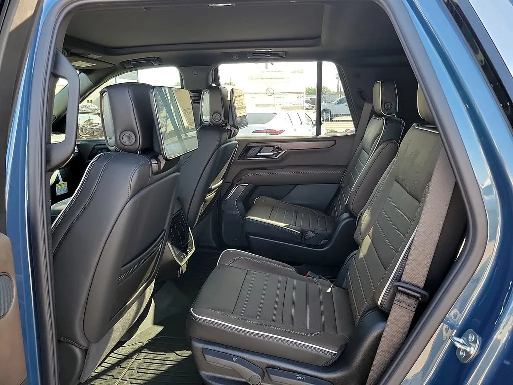 2026 GMC Yukon Denali Ultimate - Photo 16