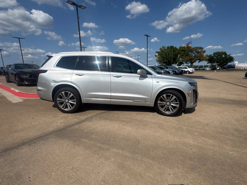 Used 2020 Silver Cadillac Premium Luxury image 3