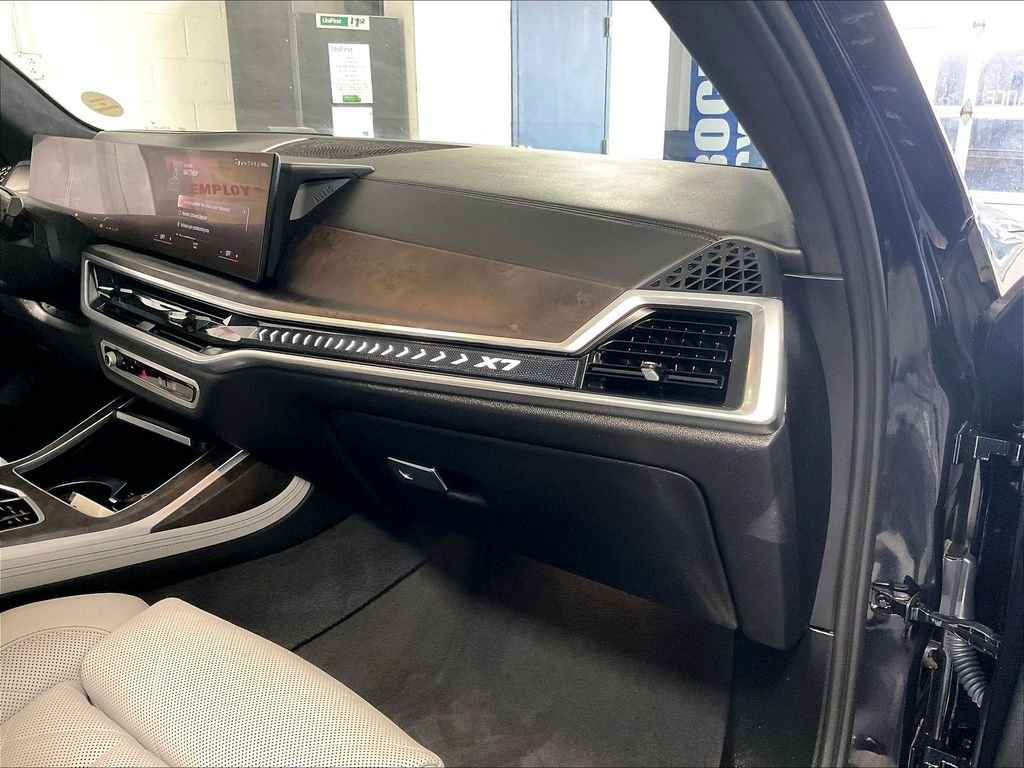 Used 2023 Black BMW xDrive40i image 13