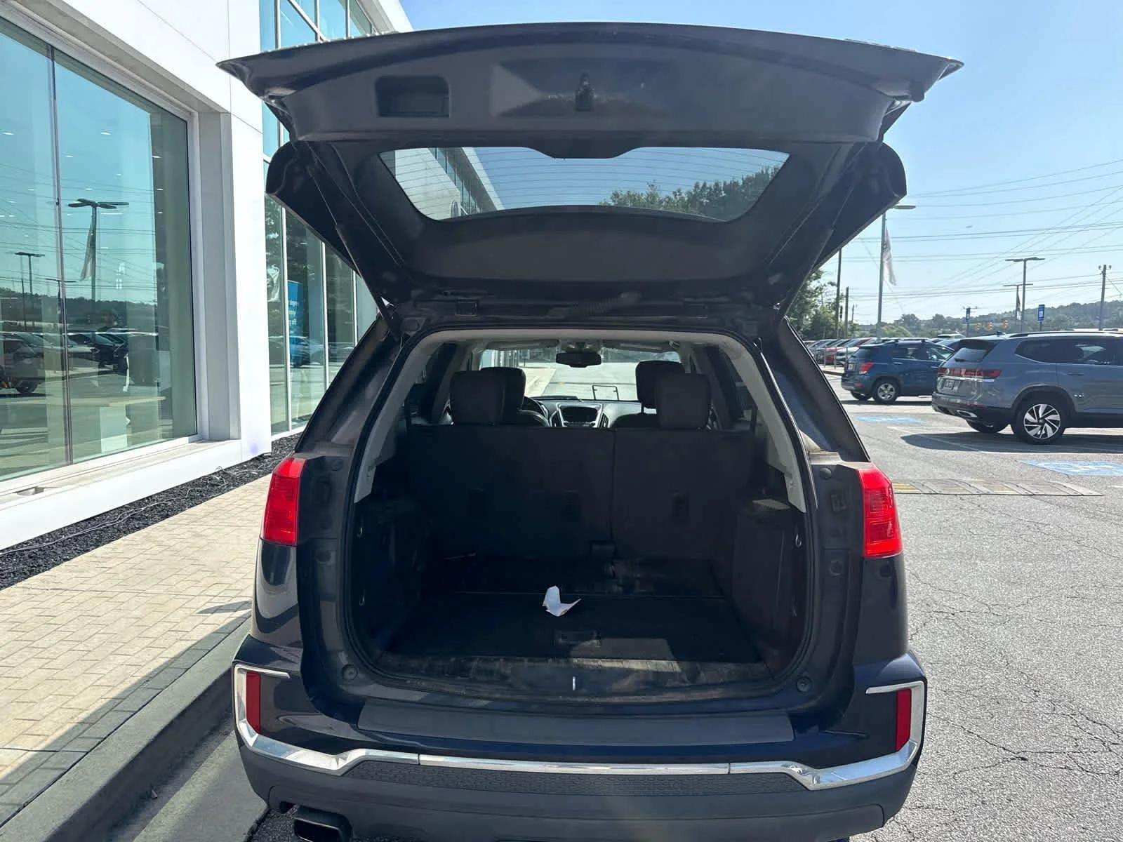 Used 2017 Dark Sapphire Blue Metallic GMC SLT image 20