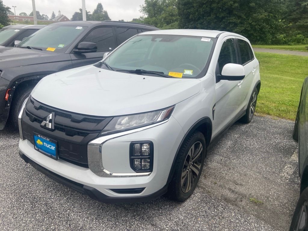 Used 2023 White Mitsubishi 2.0 ES image 3