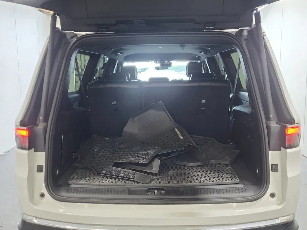 Used 2024 White Jeep Series II image 6