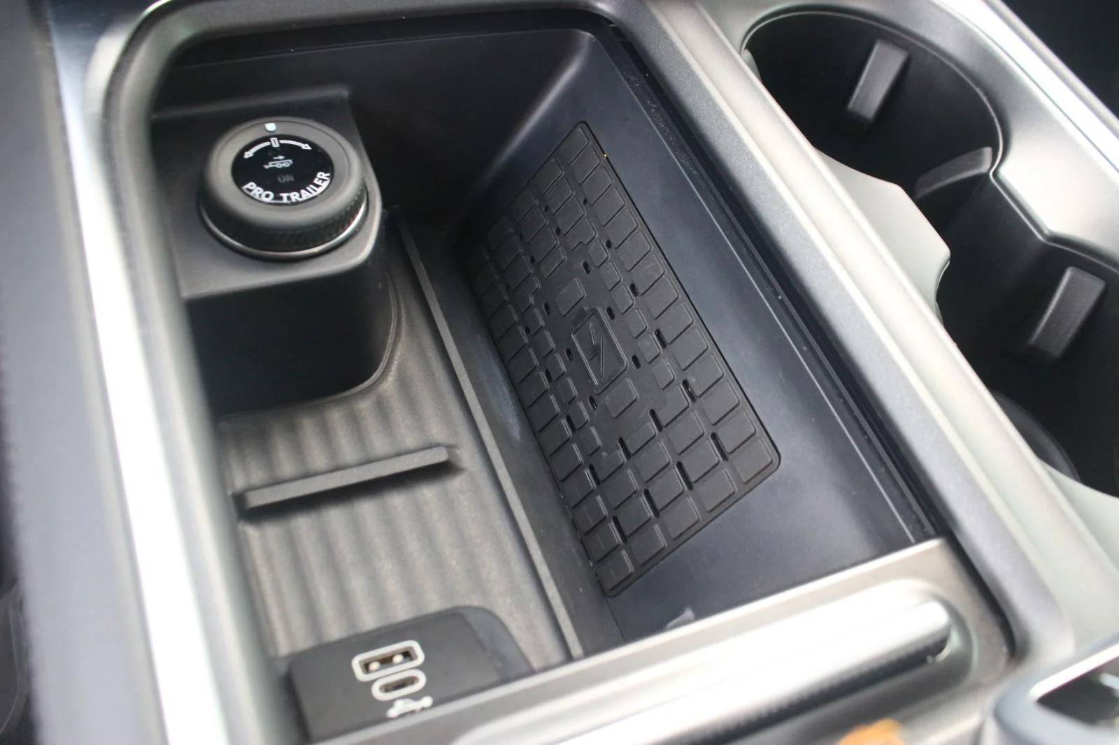 Used 2025 White Ford Tremor image 28