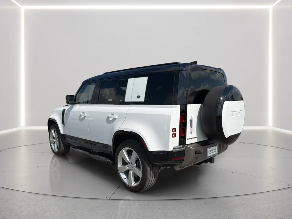 Used 2024  Land Rover X-Dynamic SE image 15