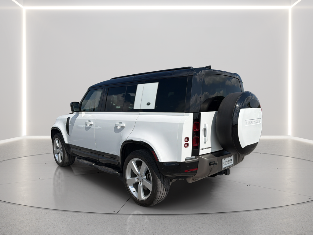 Used 2024 Fuji White Land Rover X-Dynamic SE image 15