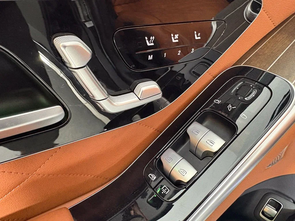 Used 2023 Gray Mercedes-Benz S 500 image 21