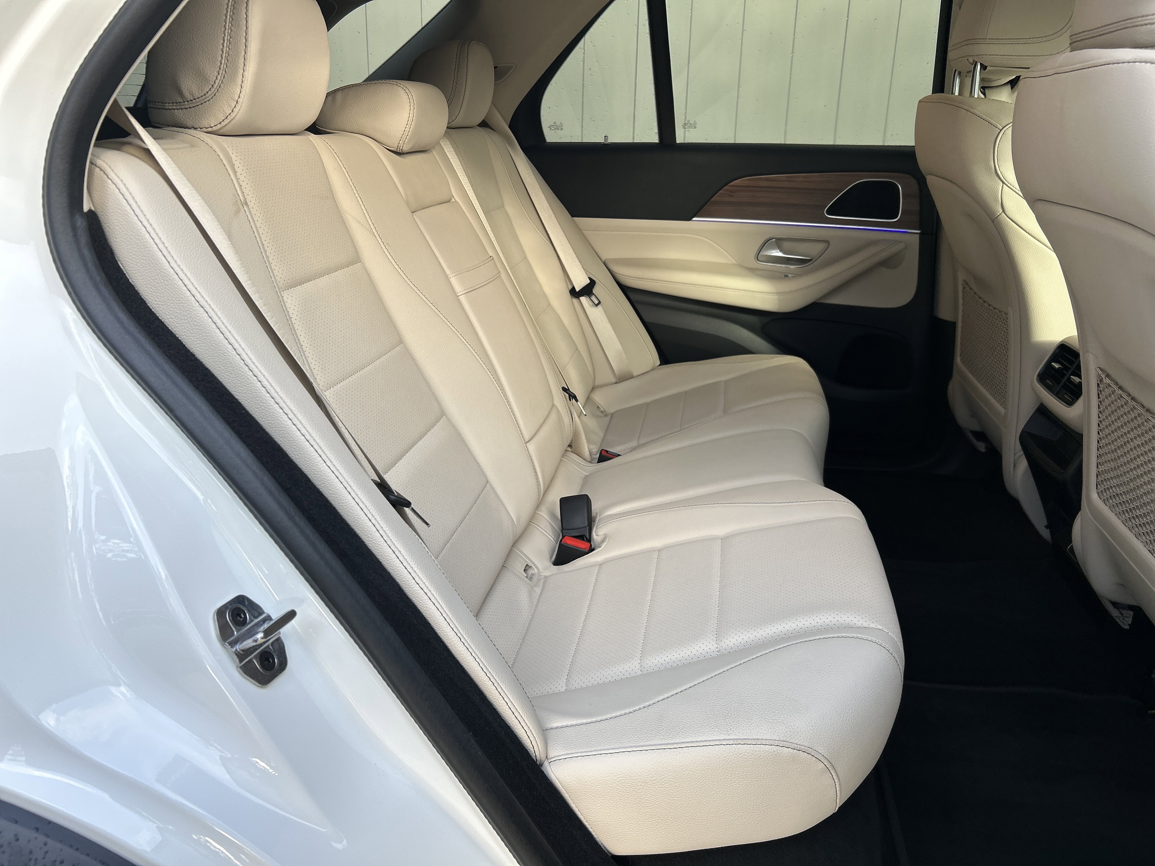 Certified Used 2025 Polar White Mercedes-Benz GLE 450e 4MATIC® SUV image 49