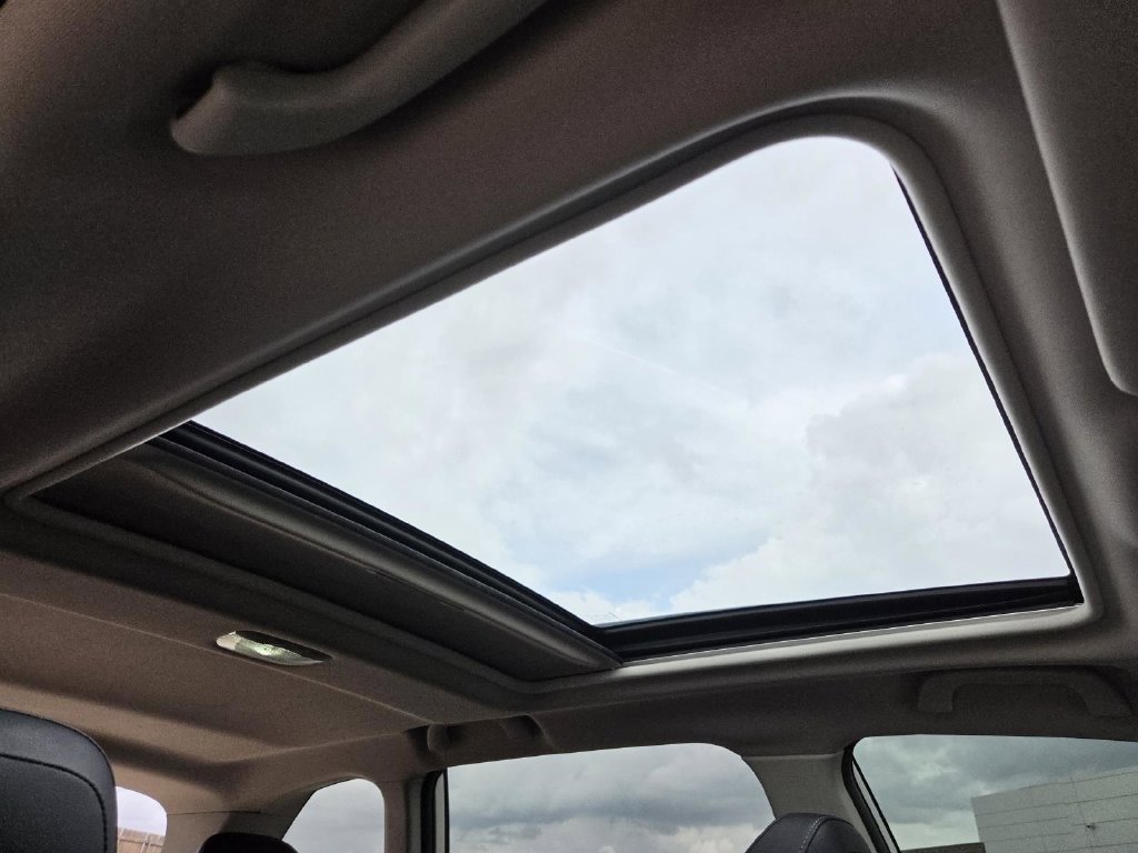 Used 2019 White Subaru Limited image 9