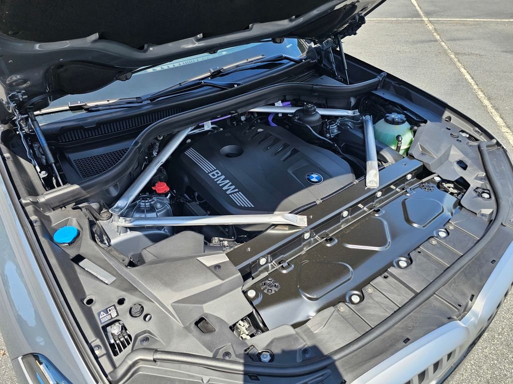 New 2026 Skyscraper Grey Metallic BMW sDrive40i image 26
