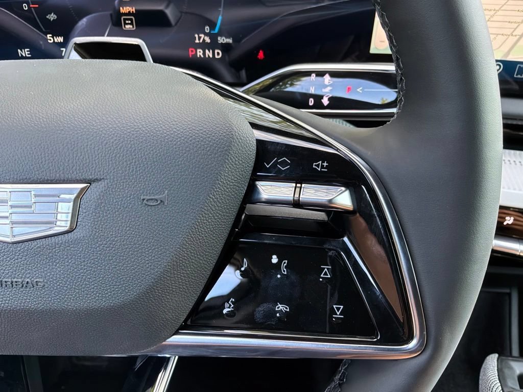 2027 Cadillac OPTIQ Luxury - Photo 24