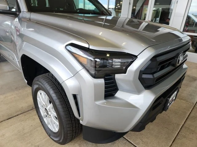 2025 Toyota Tacoma SR5 - Photo 23