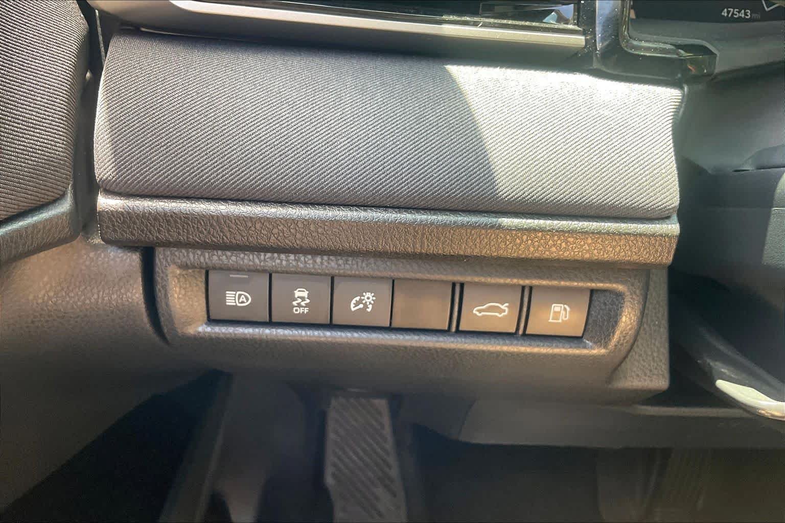 Used 2025 Ice Cap Toyota LE image 33