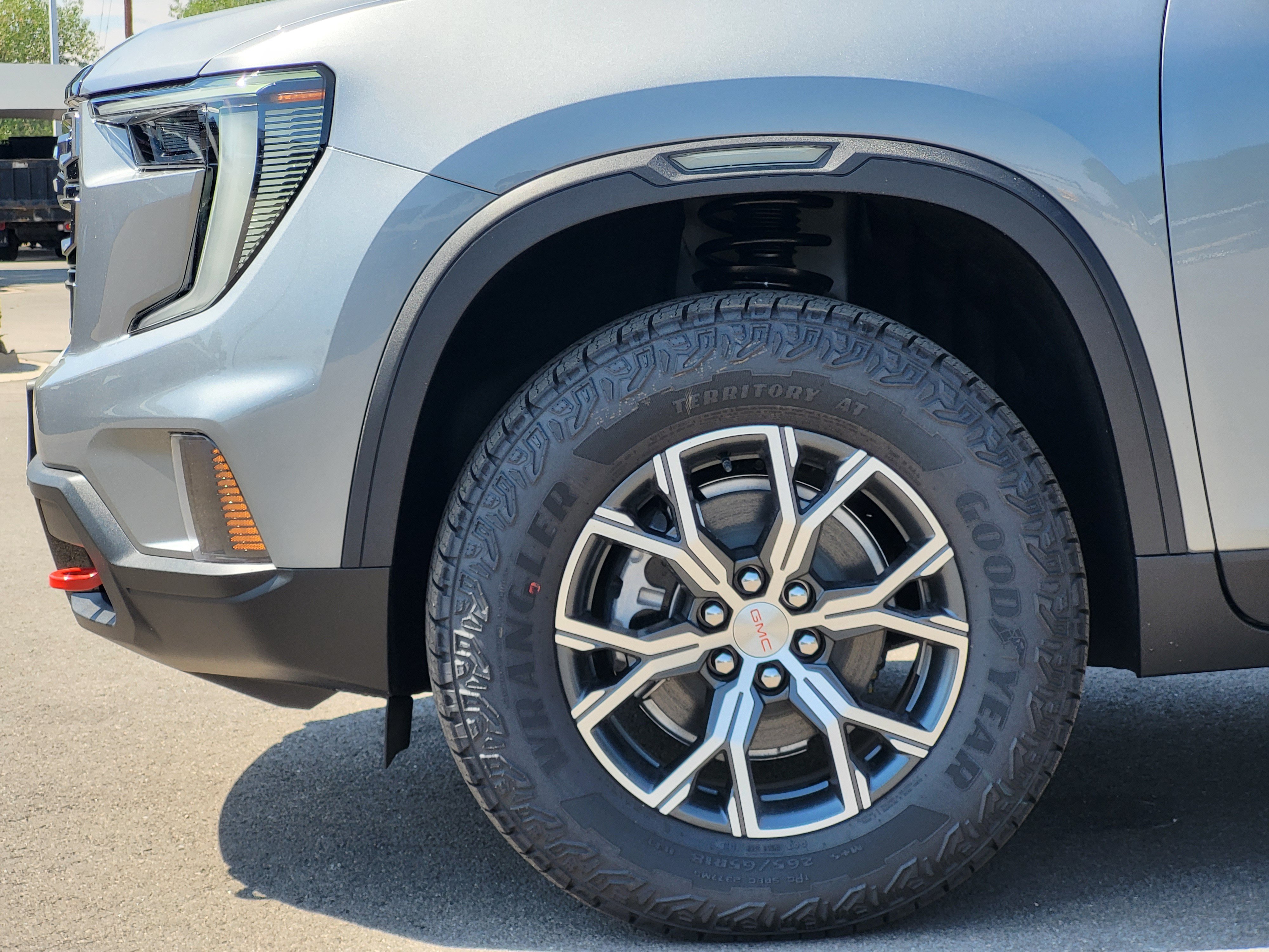 2026 GMC Acadia AT4 - Photo 9
