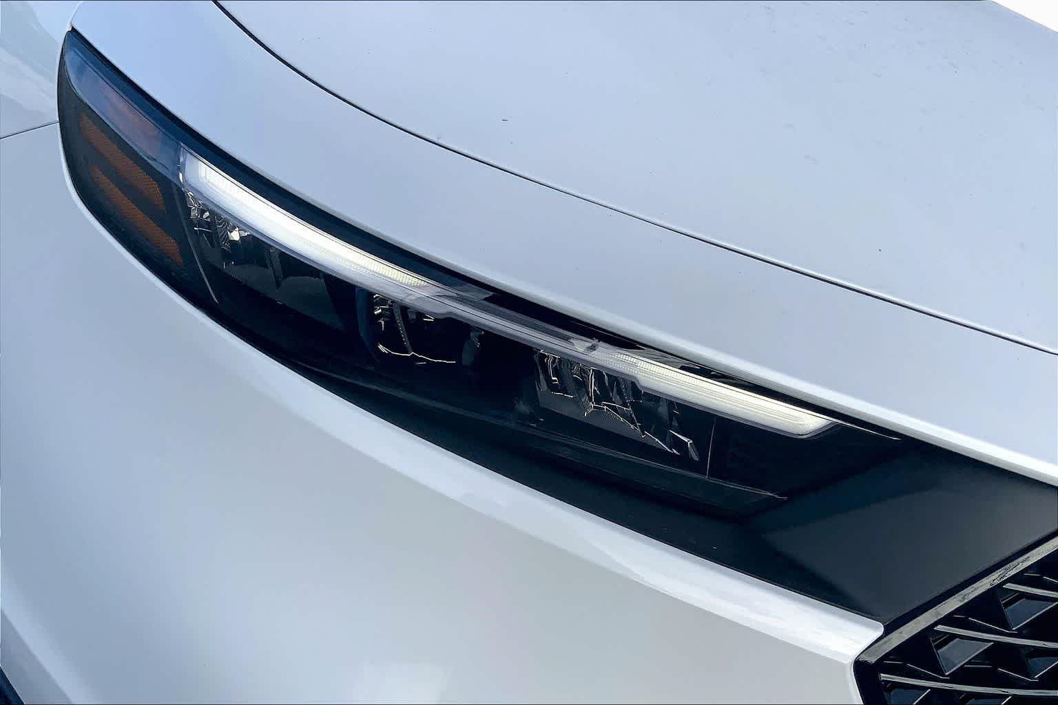 New 2026 Platinum White Pearl Honda LX image 13