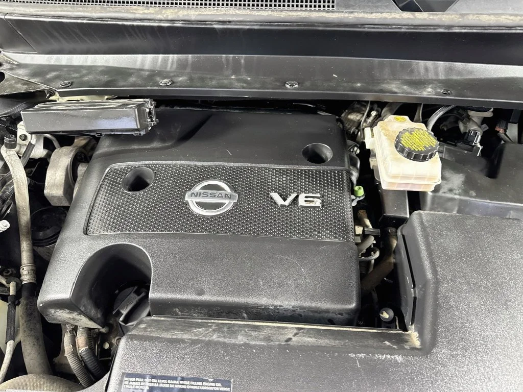 Used 2013 Dark Slate Nissan SL image 41