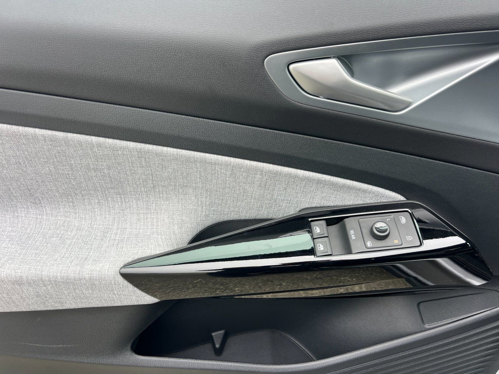 2026 Volkswagen ID.4 PRO - Photo 10
