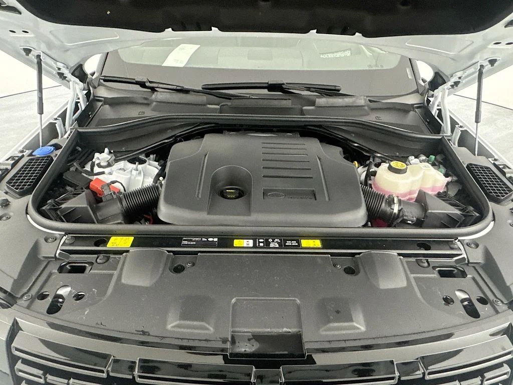 New 2026 Fuji White Land Rover SE image 30