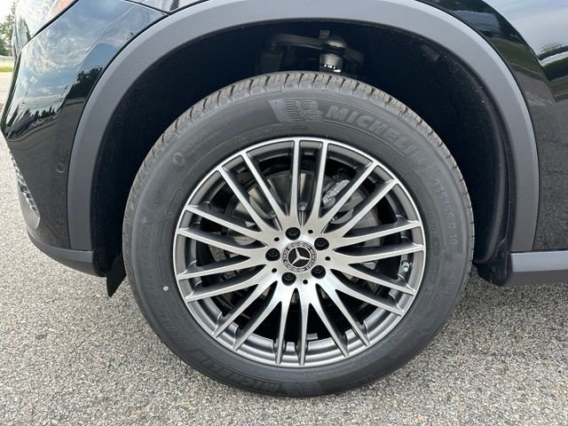 New 2026 Black Mercedes-Benz GLC 300 image 8