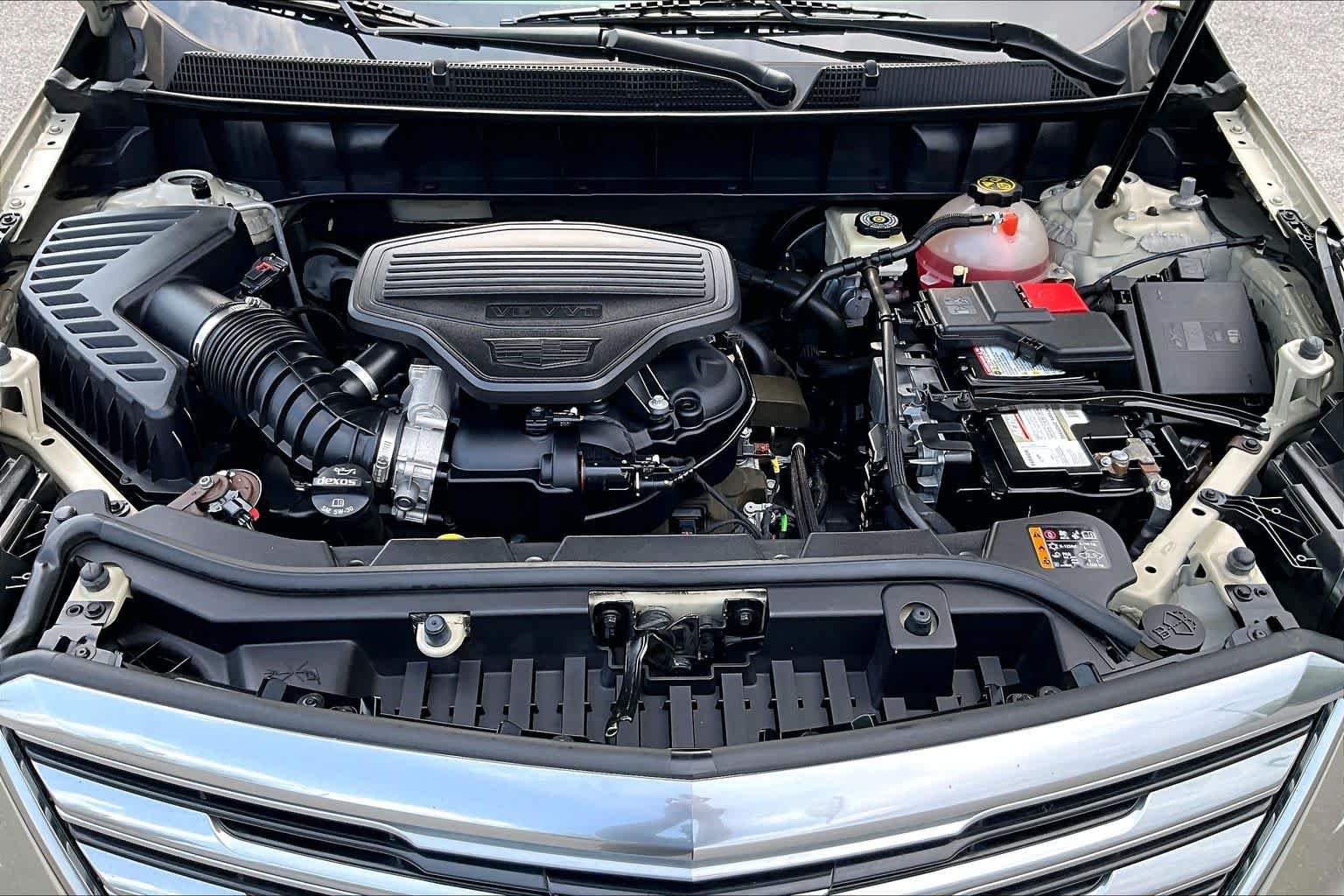 Used 2017 Silver Coast Metallic Cadillac Luxury FWD image 32