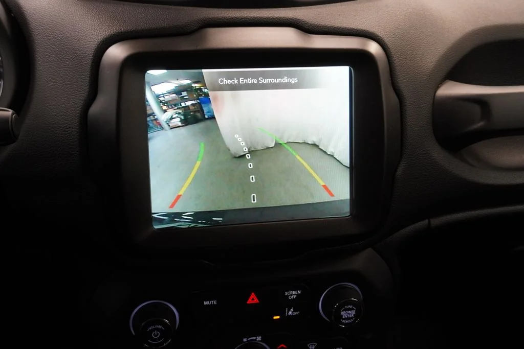Used 2023 Gray Jeep Latitude image 33