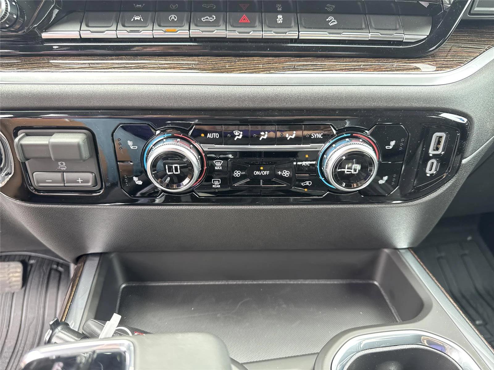 New 2026 Onyx Black GMC Elevation image 21