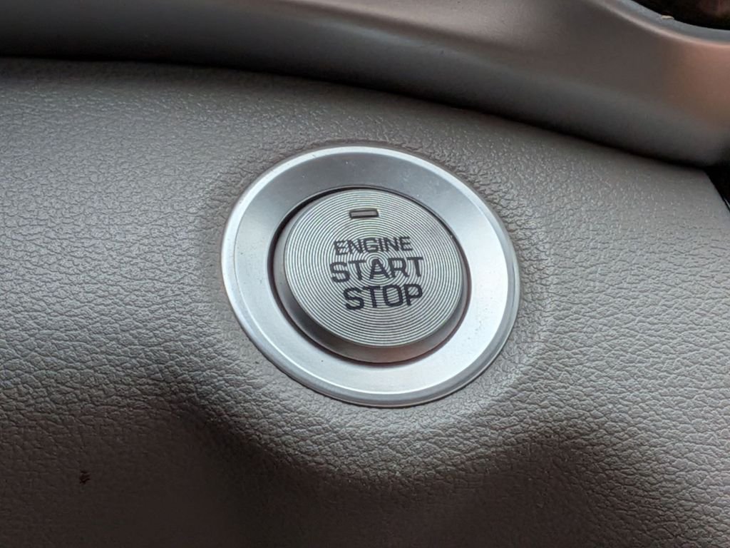 2020 Hyundai Elantra Limited - Photo 13