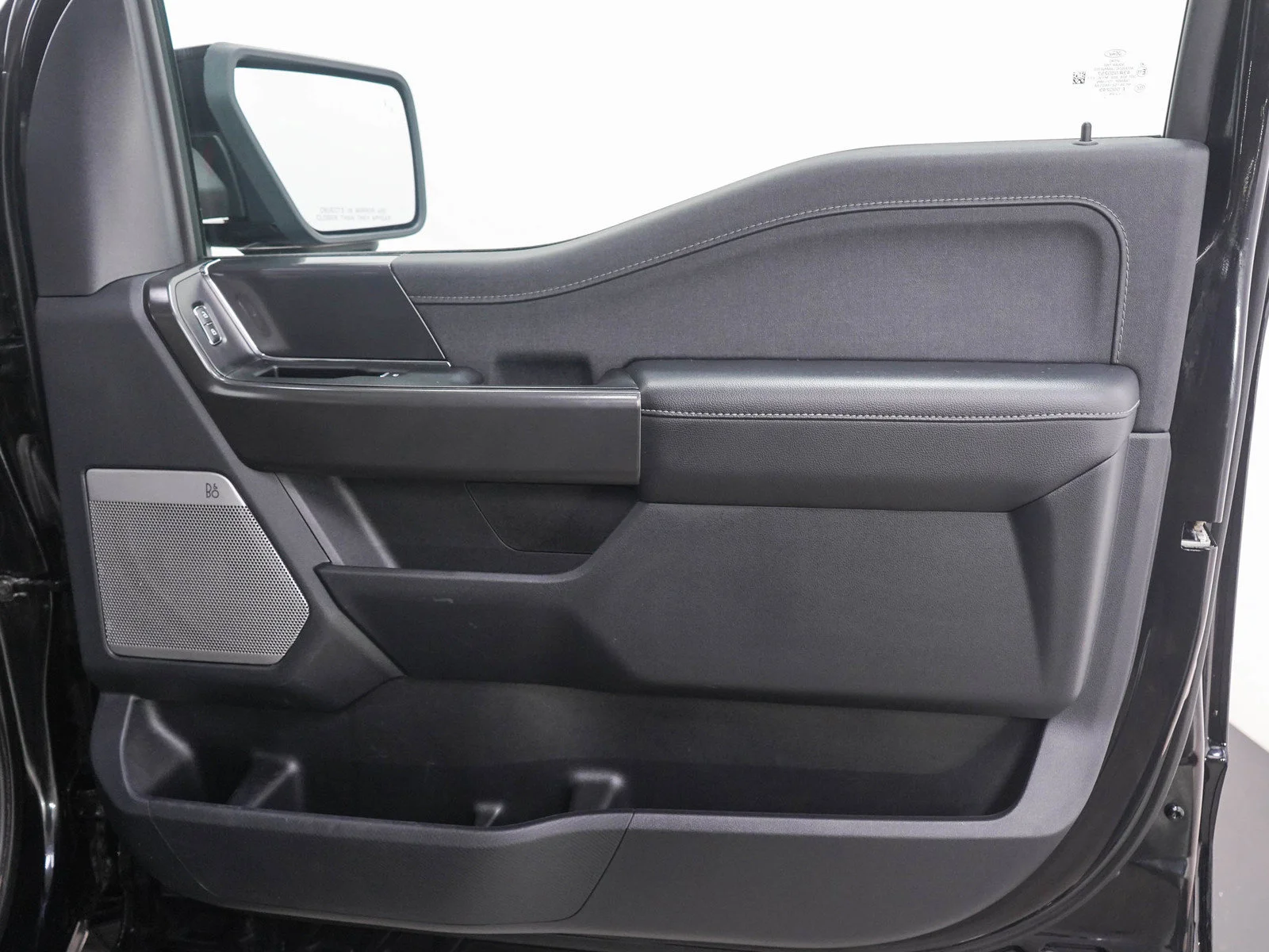Used 2024 Agate Black Metallic Ford LARIAT image 11