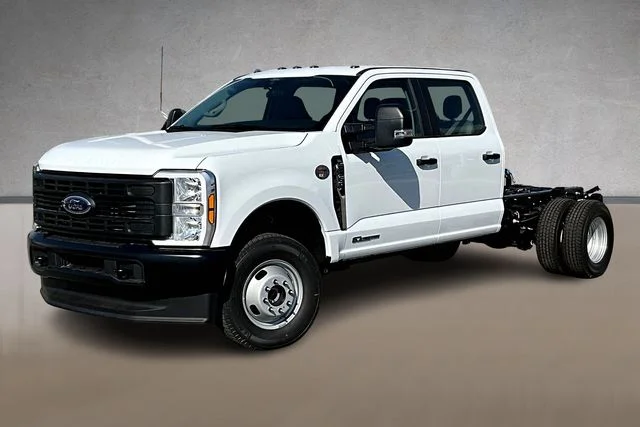 2026 Ford F-350 Super Duty Chassis Cab
