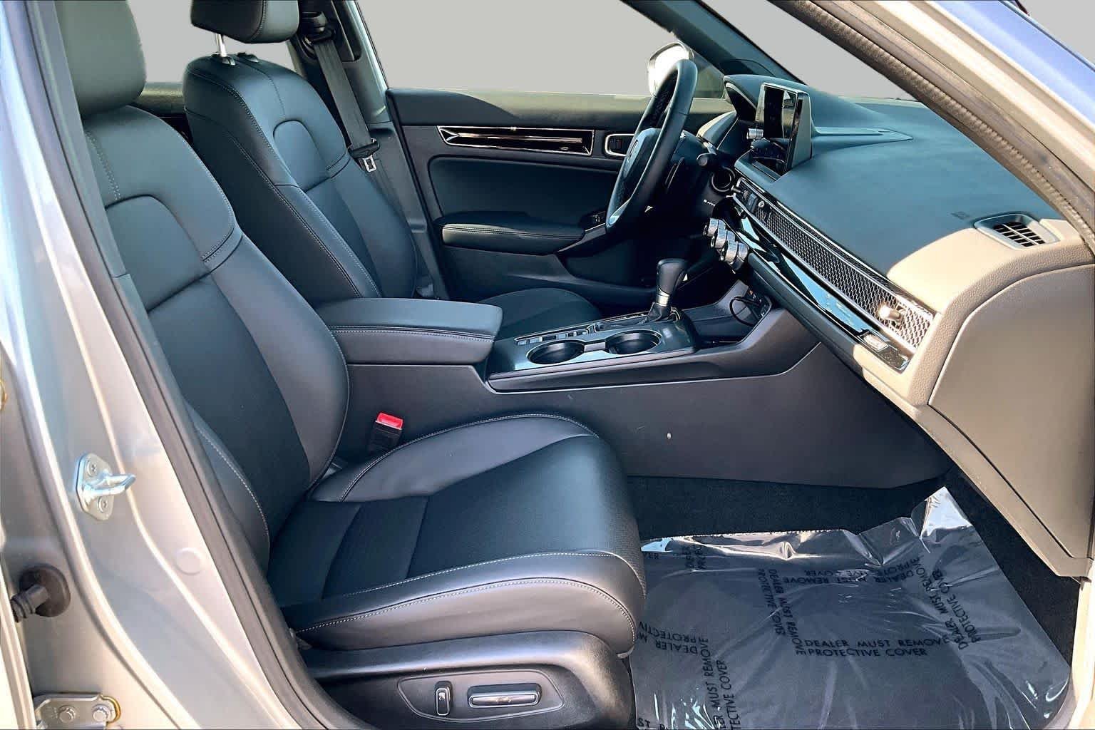 Used 2025 Solar Silver Metallic Honda Sport Touring image 8