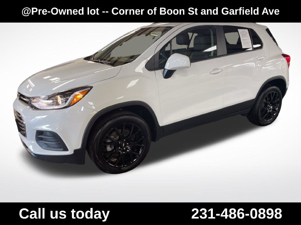 Used 2022 Summit White Chevrolet LT image 1