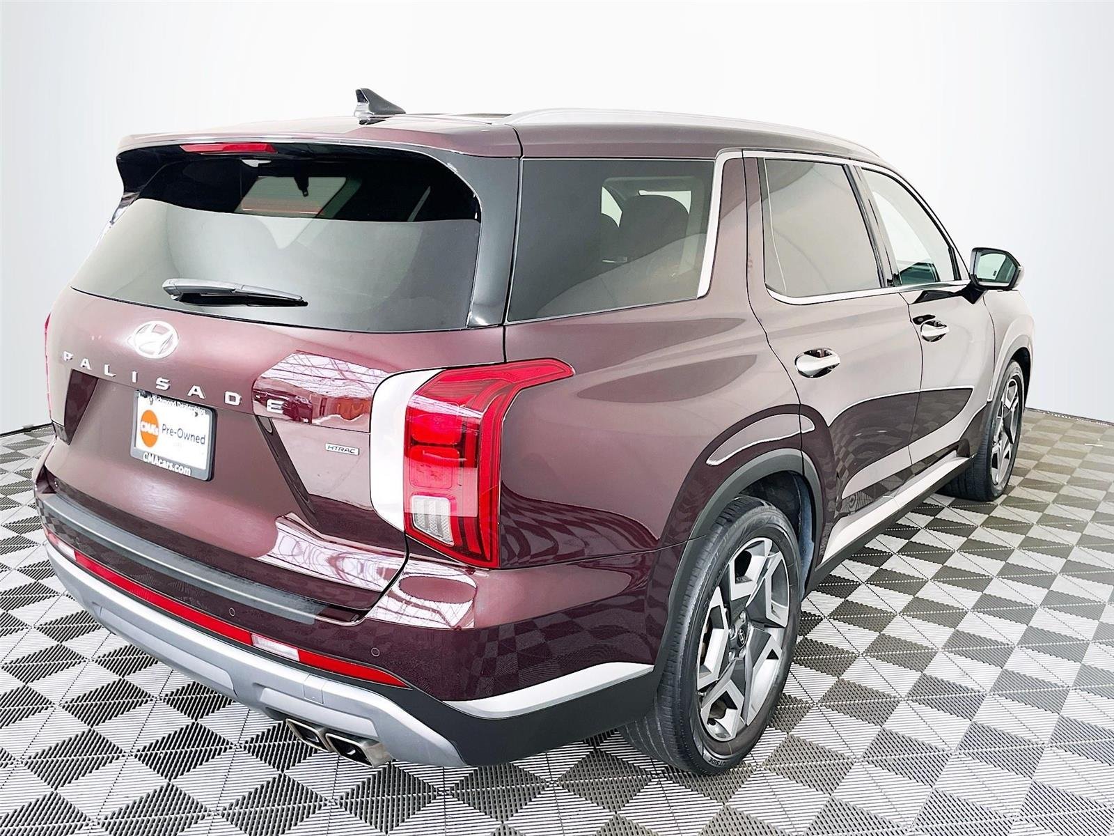 Used 2023 Sierra Burgundy Hyundai Limited image 10