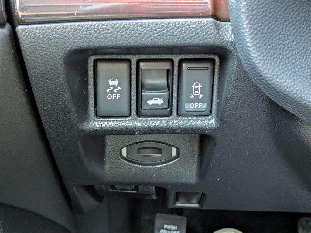 Used 2011 Gray INFINITI Journey image 21