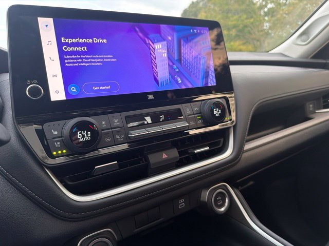 Used 2024  Toyota Limited image 18