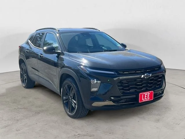 Used 2024 Black Metallic Chevrolet Activ image 7