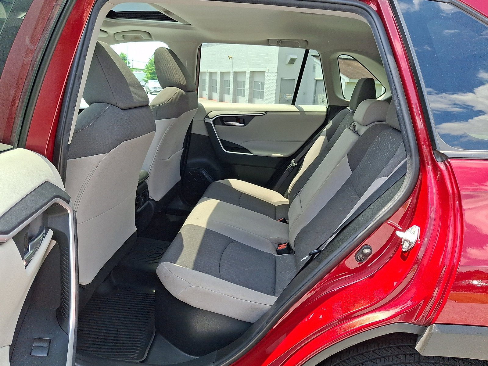 Used 2021 Ruby Flare Pearl Toyota Hybrid XLE image 11