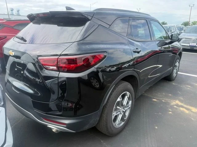 Used 2024 Black Chevrolet 2LT image 7