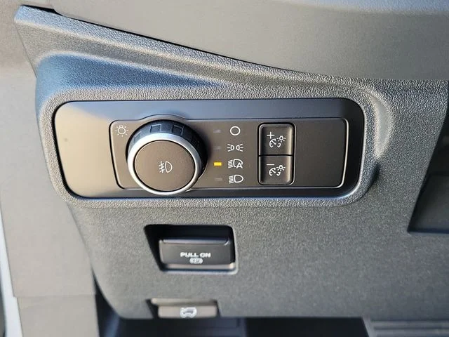 New 2026 Avalanche Gray Ford Outer Banks® image 18