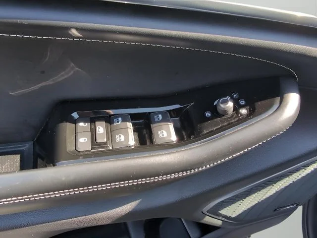2022 Jeep Grand Cherokee Overland - Photo 19