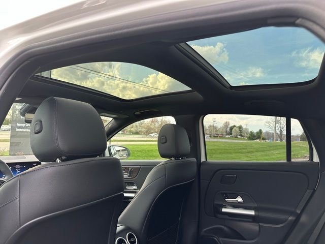 New 2026 Polar White Mercedes-Benz GLA 250 image 40