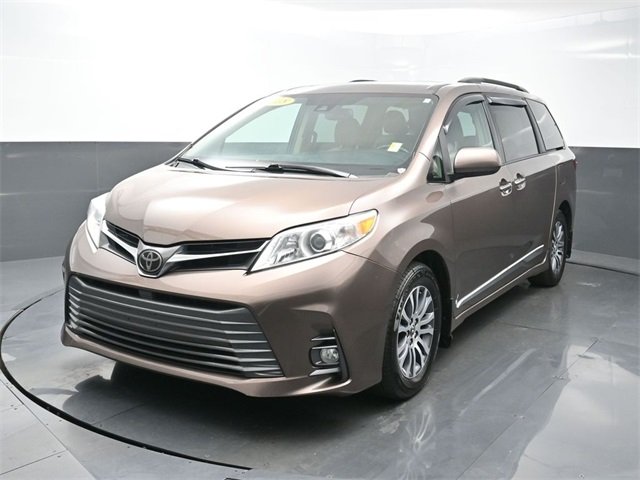 2018 Toyota Sienna XLE