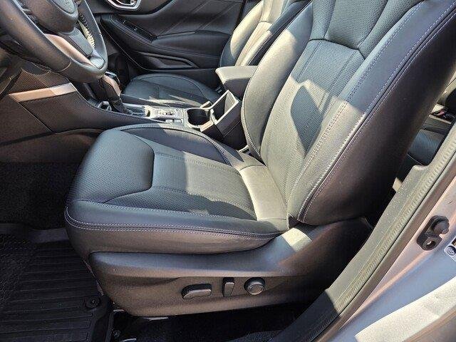 Used 2020 Ice Silver Metallic Subaru Limited image 10