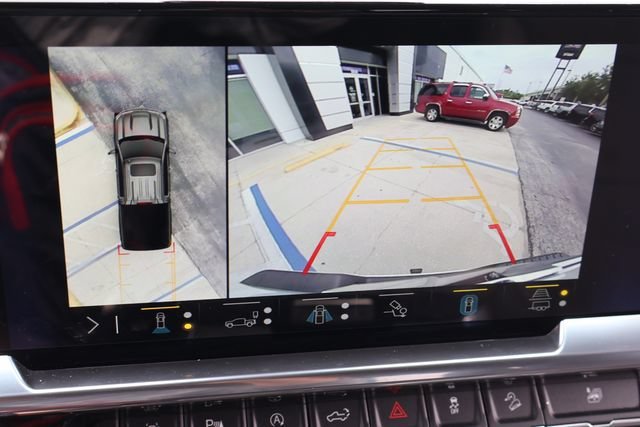 Used 2023 SUMMIT WHITE Chevrolet RST image 27
