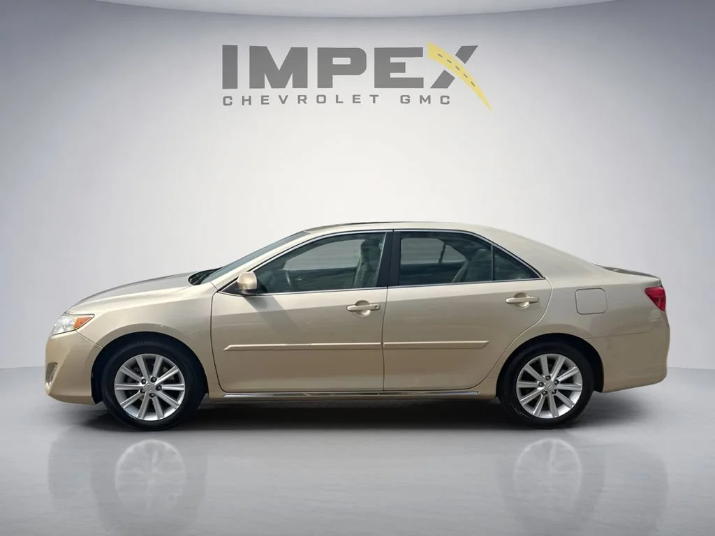 Used 2012 Gold Toyota L image 2