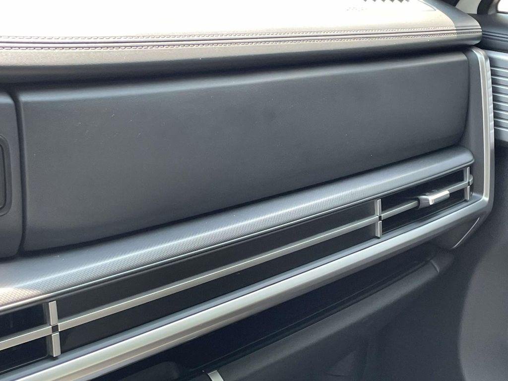 New 2027 White Hyundai SE AWD image 32
