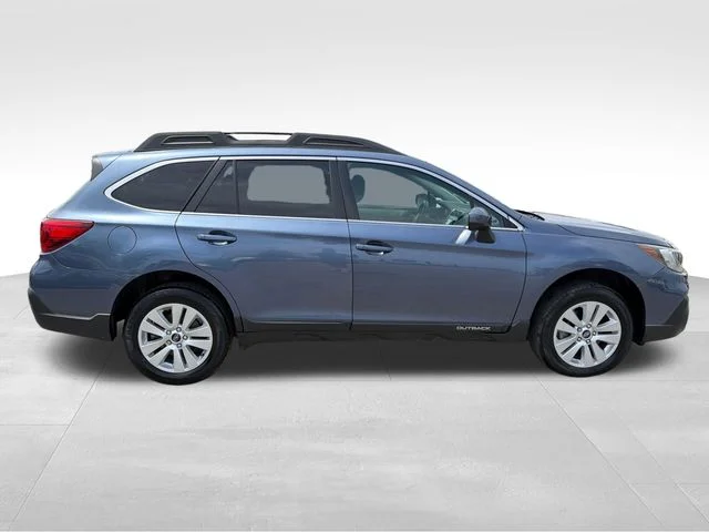 Used 2018 Blue Subaru 2.5i Premium image 8