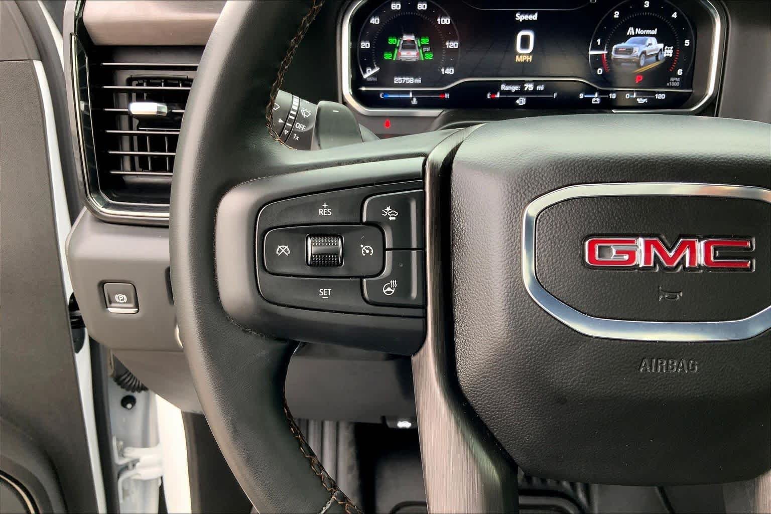 Used 2025 Summit White GMC AT4 image 24