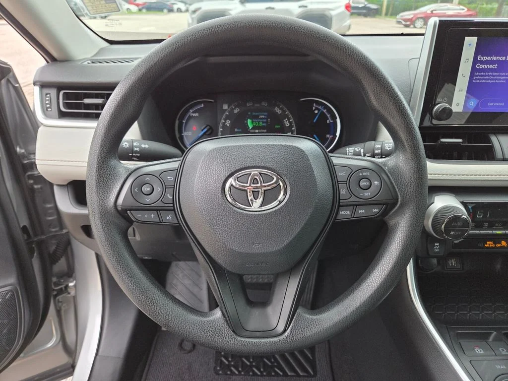 Certified Used 2025 Silver Toyota XLE image 29