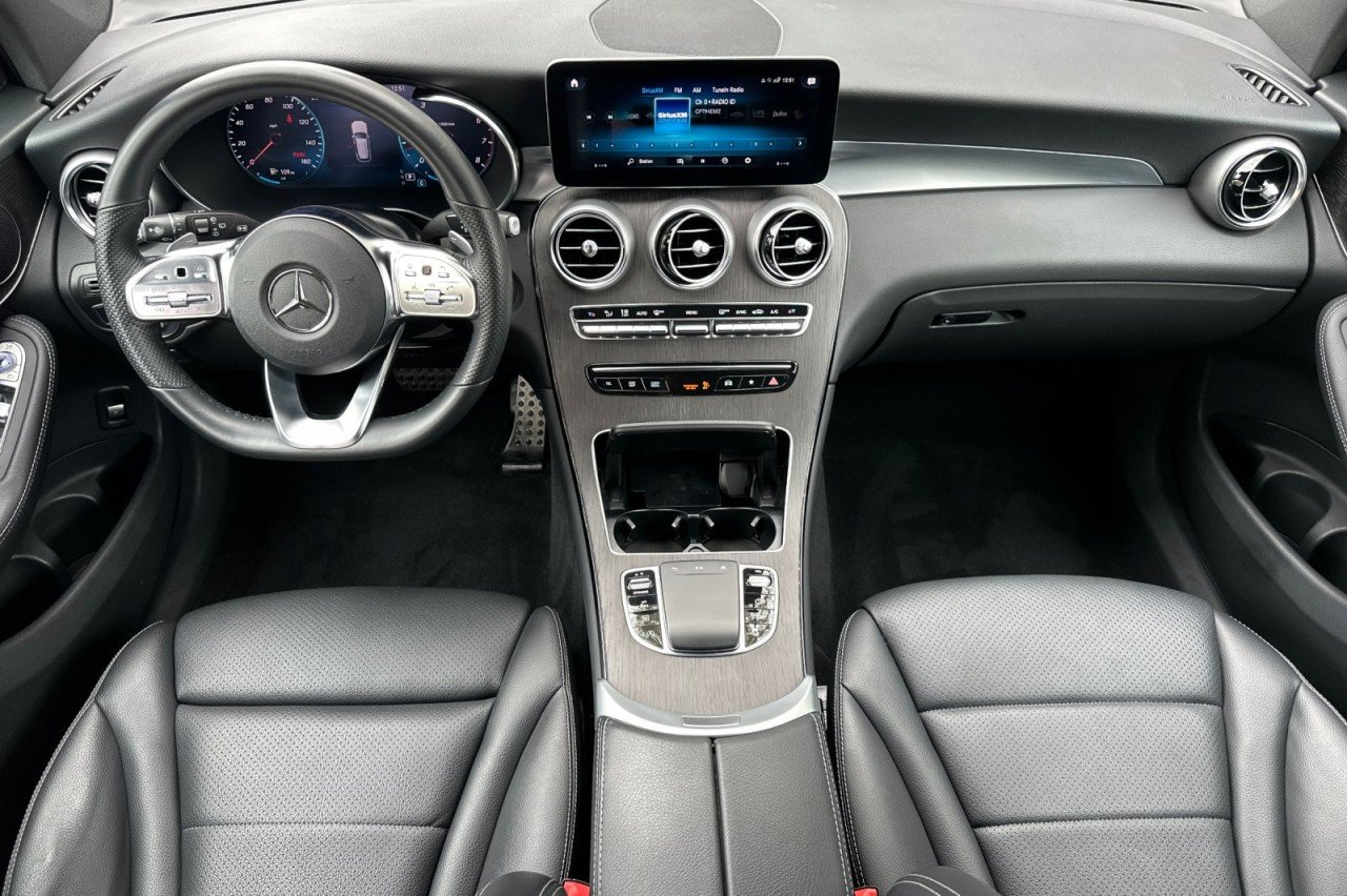 Used 2022 Mojave Silver Metallic Mercedes-Benz GLC 300 image 12