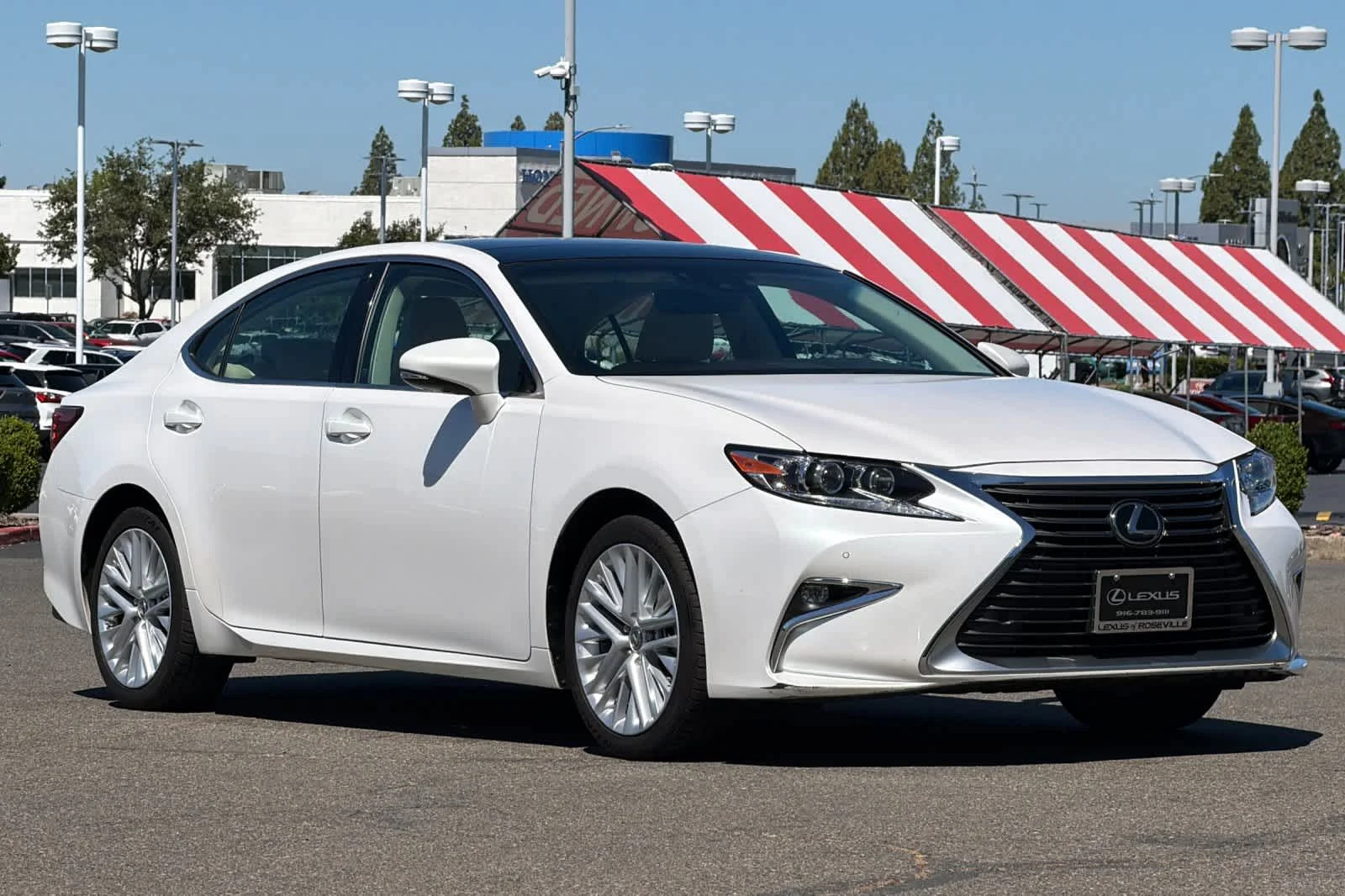 Used 2016 Eminent White Pearl Lexus  image 5